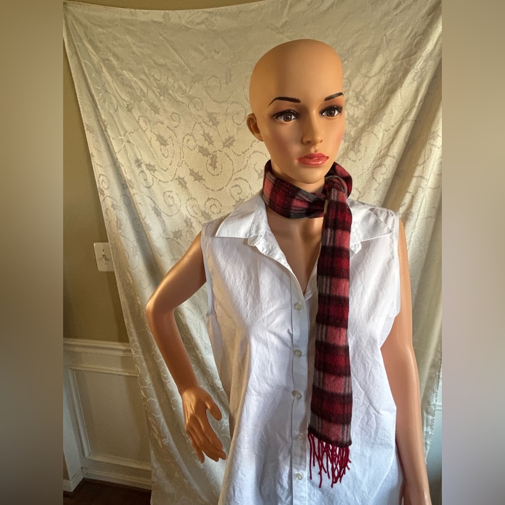 Red, Black and Cream Plaid Scarf With Yarn Fringe (Good Condition)